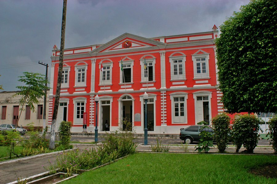 Reminiscências de uma tarde domingueira, prédio histórico em Bragança, PA